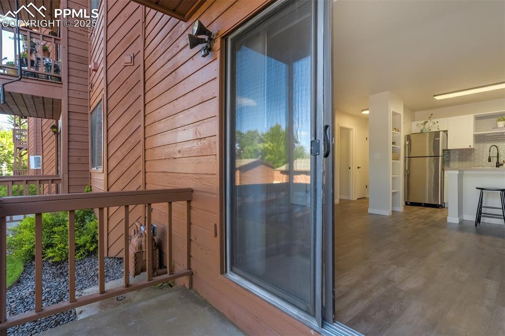 Image 23 of 34: Balcony