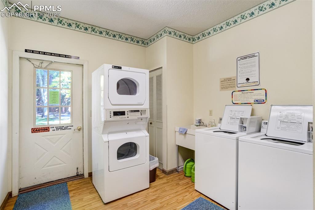 Image 30 of 34: Laundry