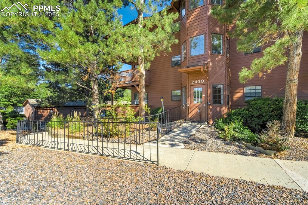 Image 6 of 34: Front of Structure