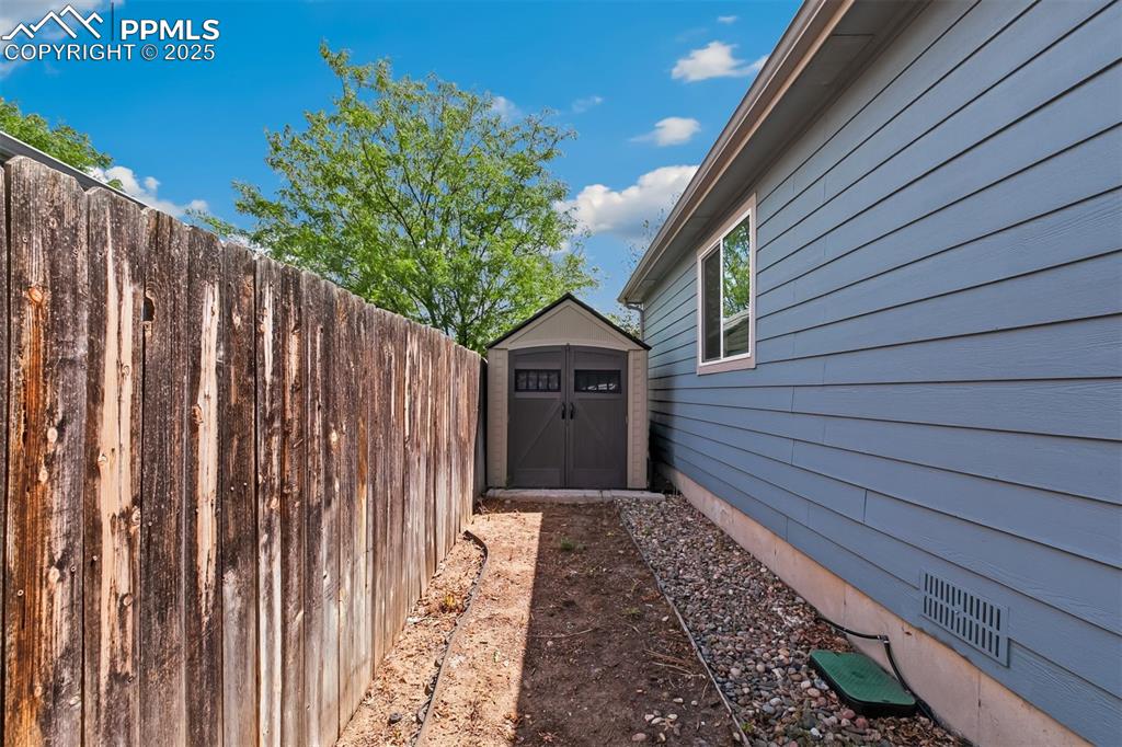 Image 19 of 20: Side of Structure