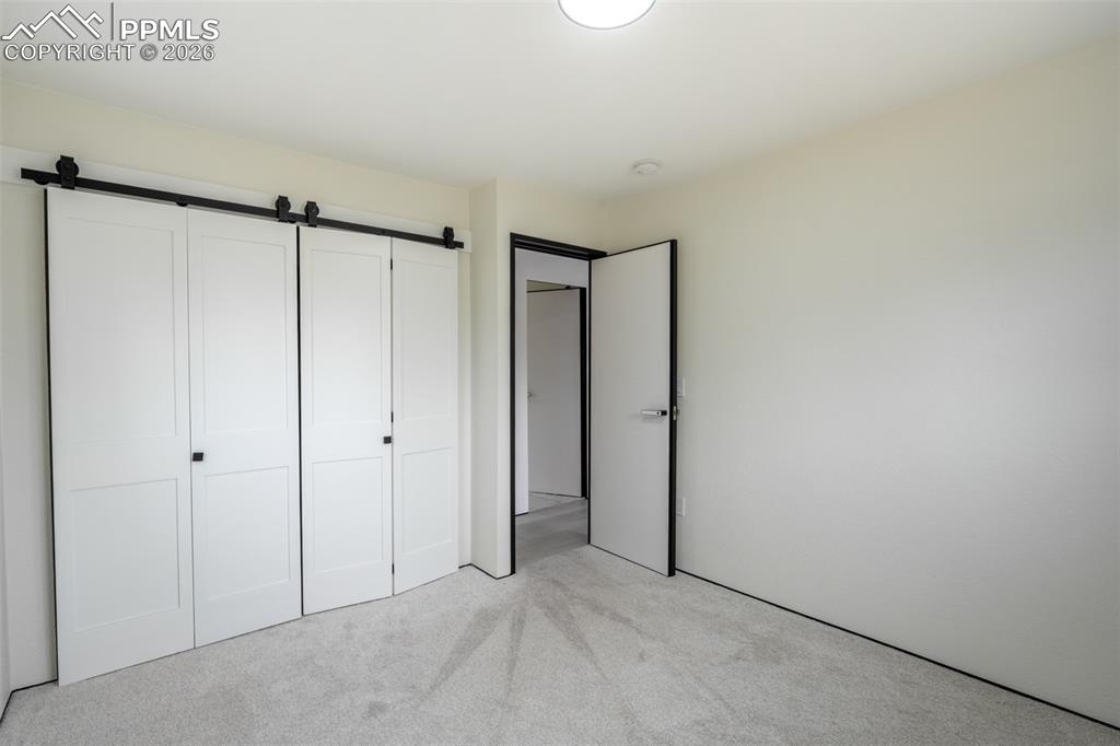 Image 6 of 21: Bedroom