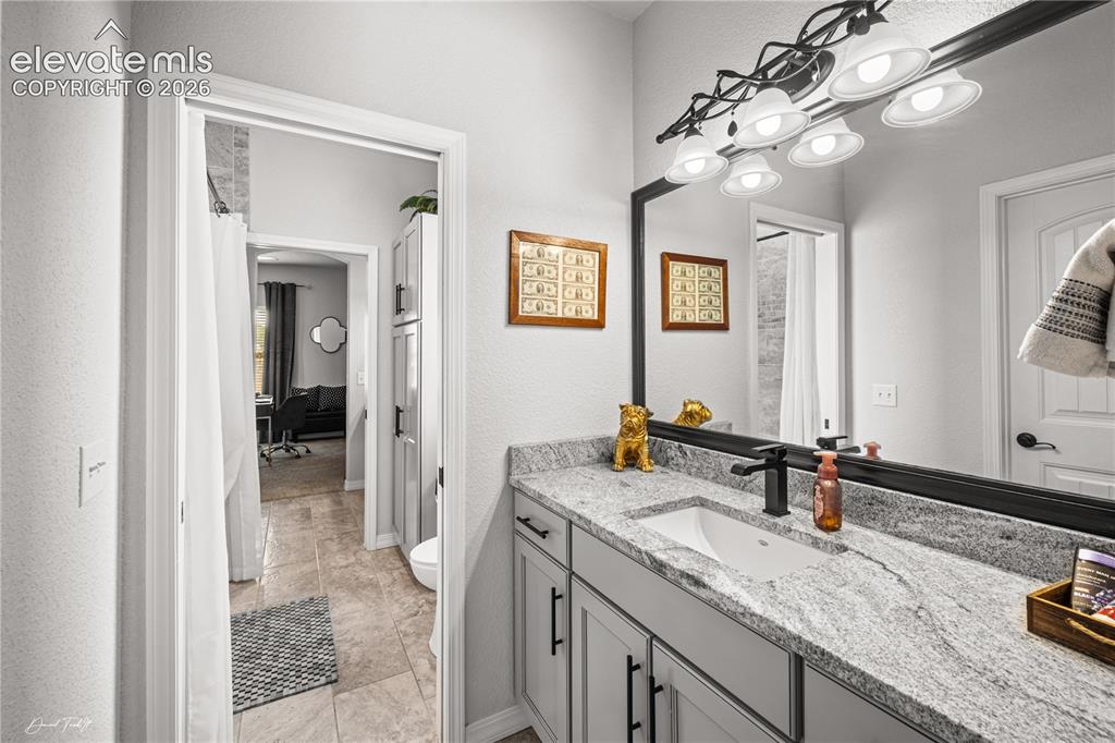 Image 17 of 24: Bathroom