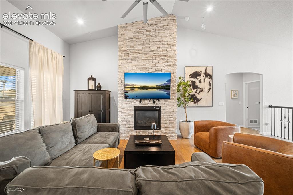 Image 6 of 24: Living Room