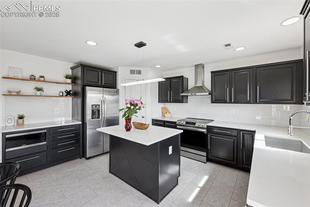 Image 13 of 34: Kitchen