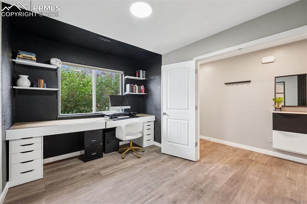 Image 5 of 34: Office