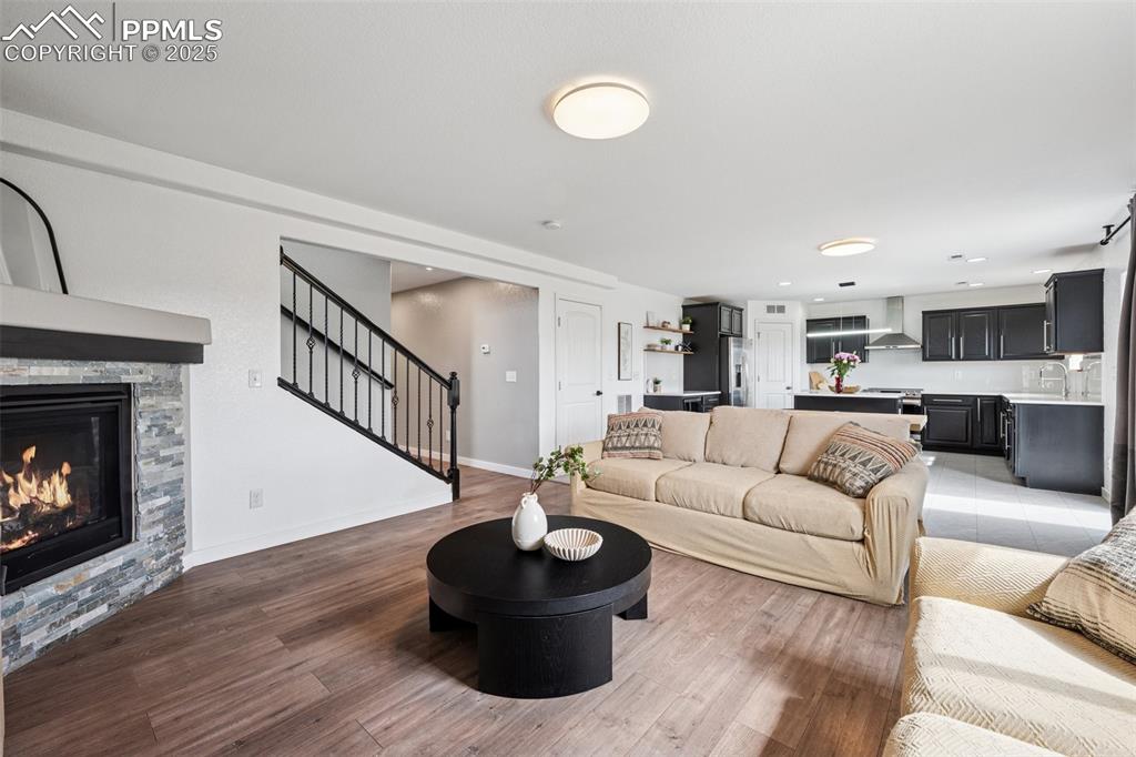 Image 6 of 34: Living Room