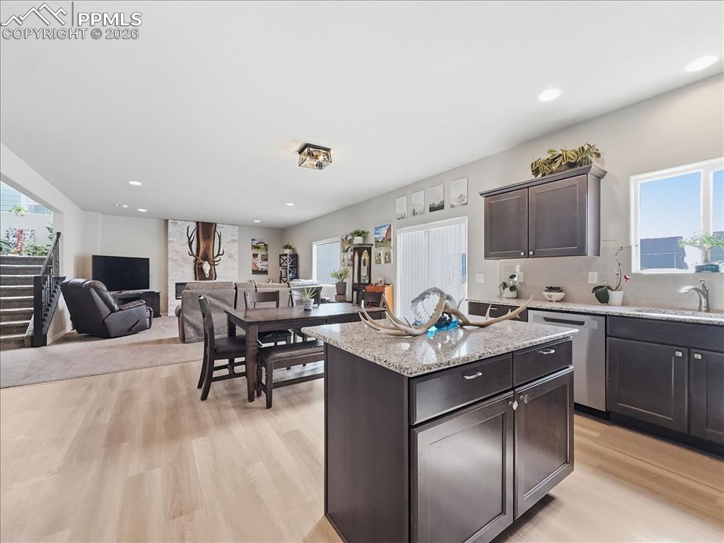 Image 18 of 46: Kitchen