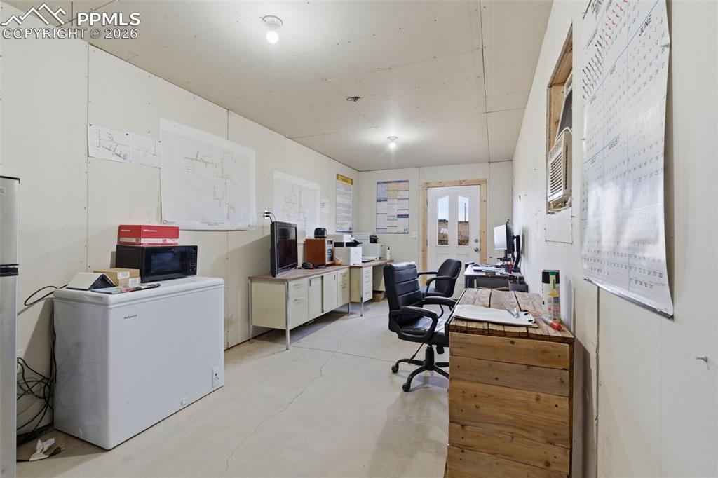 Image 7 of 27: Office