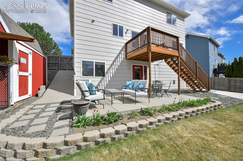 Image 31 of 46: Beautifully designed backyard