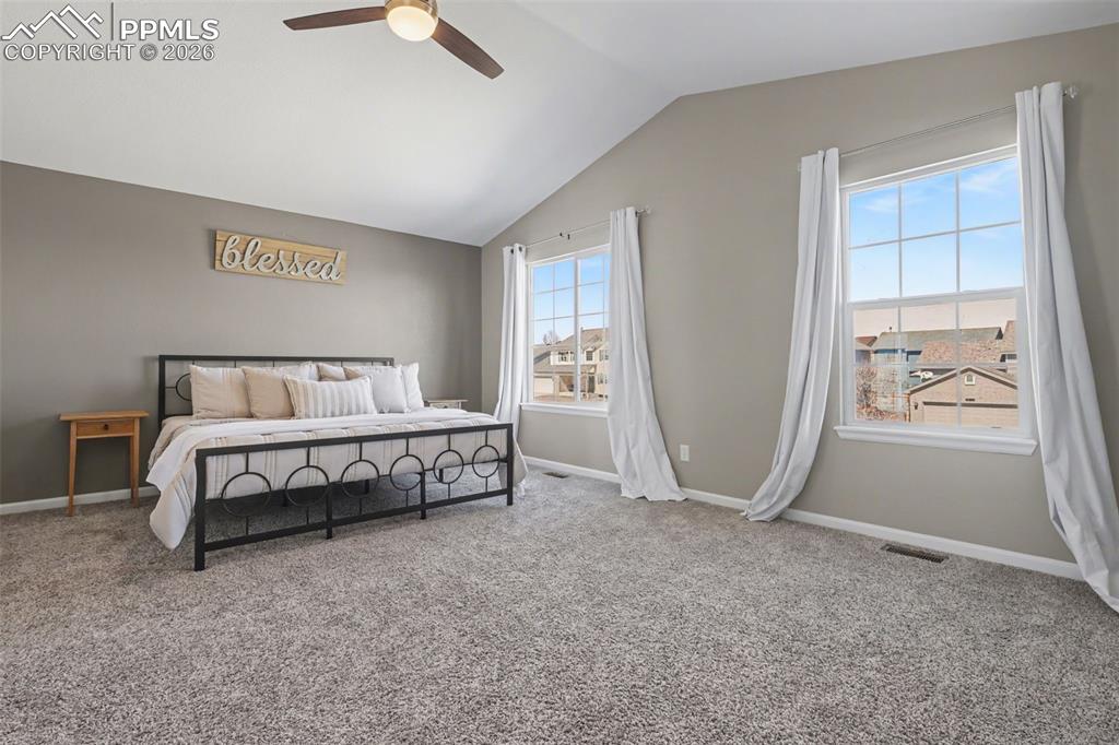 Image 11 of 32: Bedroom