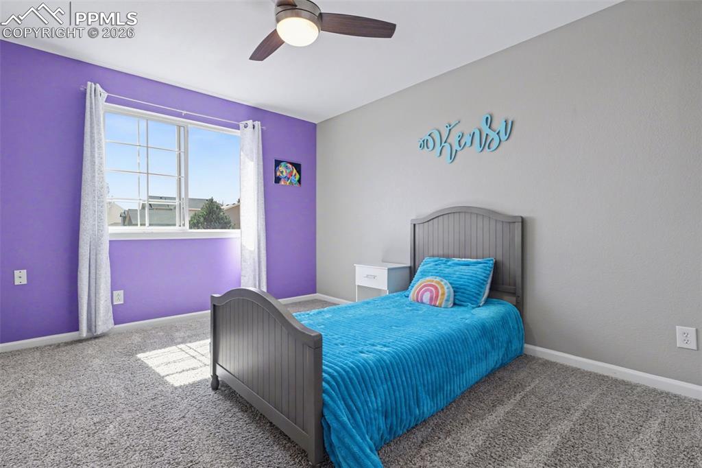 Image 18 of 32: Bedroom