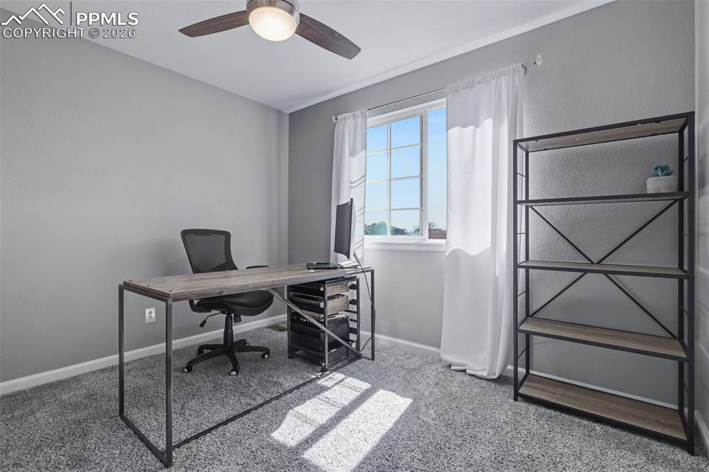 Image 20 of 32: Office