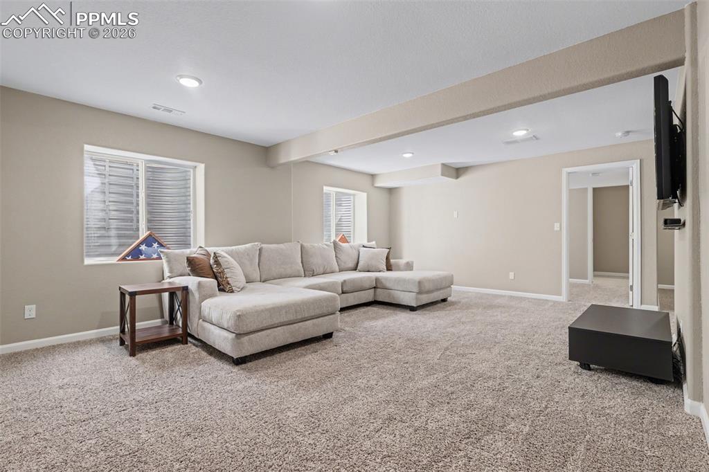 Image 21 of 32: Living Room