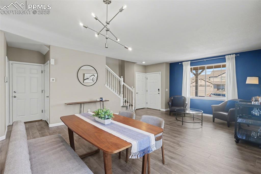 Image 4 of 32: Dining Area