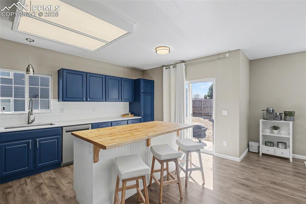 Image 5 of 32: Kitchen