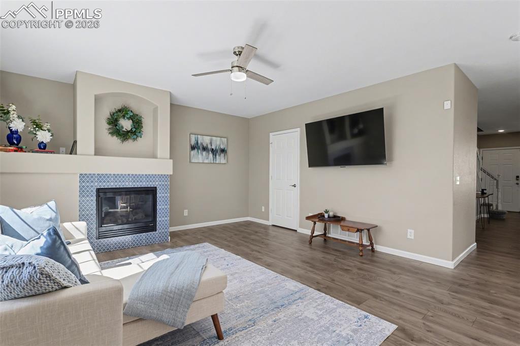 Image 8 of 32: Living Room