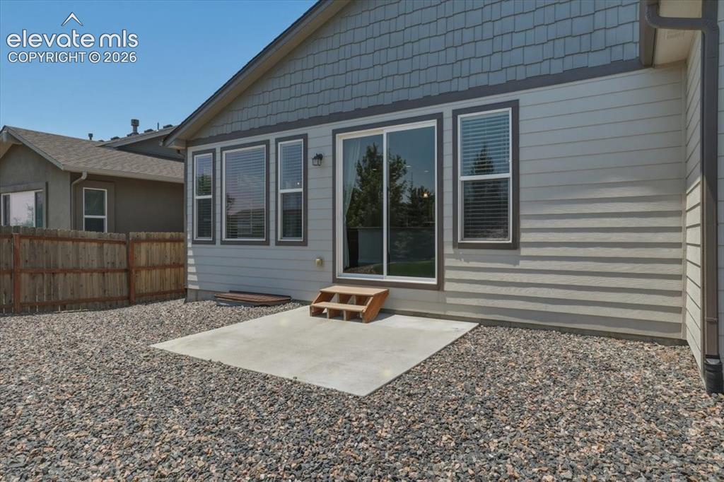 Image 46 of 50: Walk-in closet