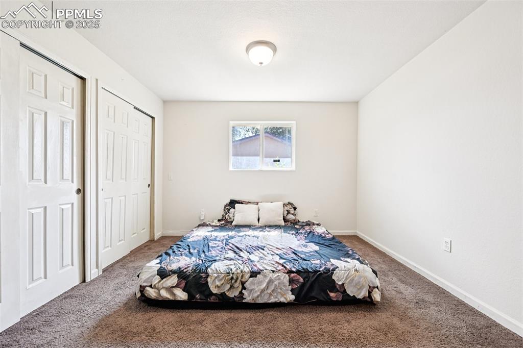 Image 18 of 33: Bedroom