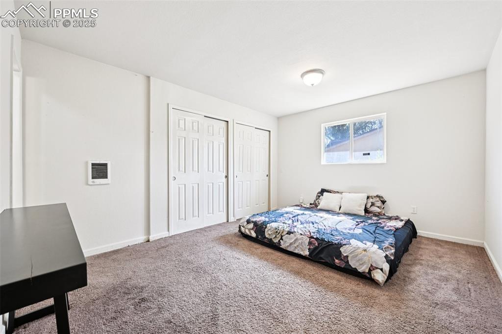 Image 19 of 33: Bedroom