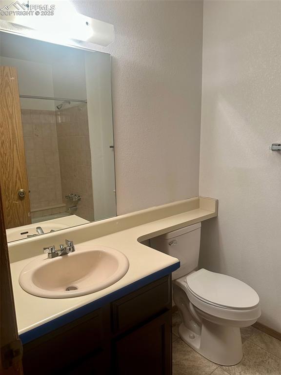 Image 24 of 39: Bathroom