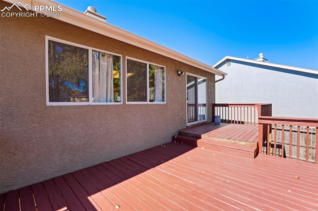 Image 34 of 43: Deck