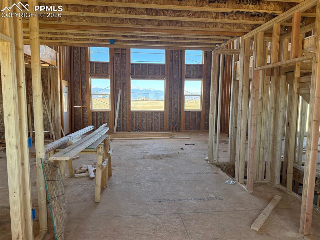 Image 5 of 24: Entrance Foyer