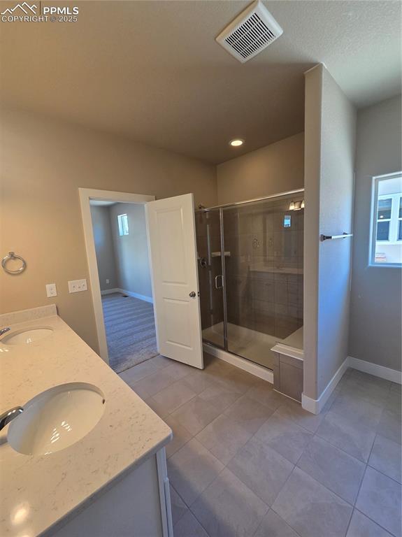 Image 20 of 29: Bathroom