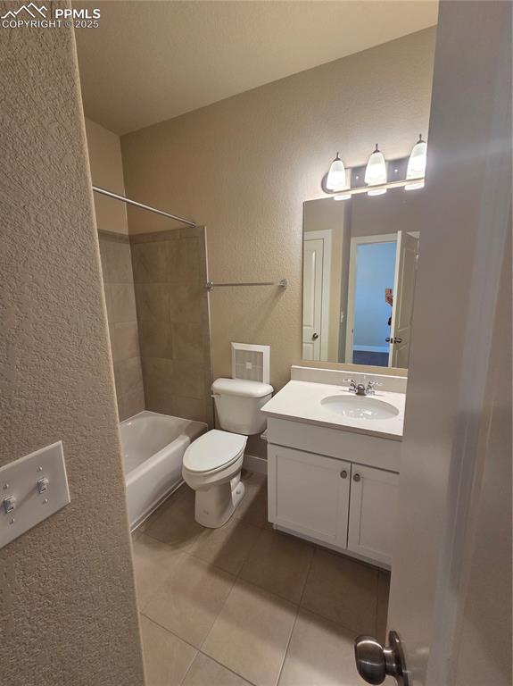 Image 6 of 29: Bathroom