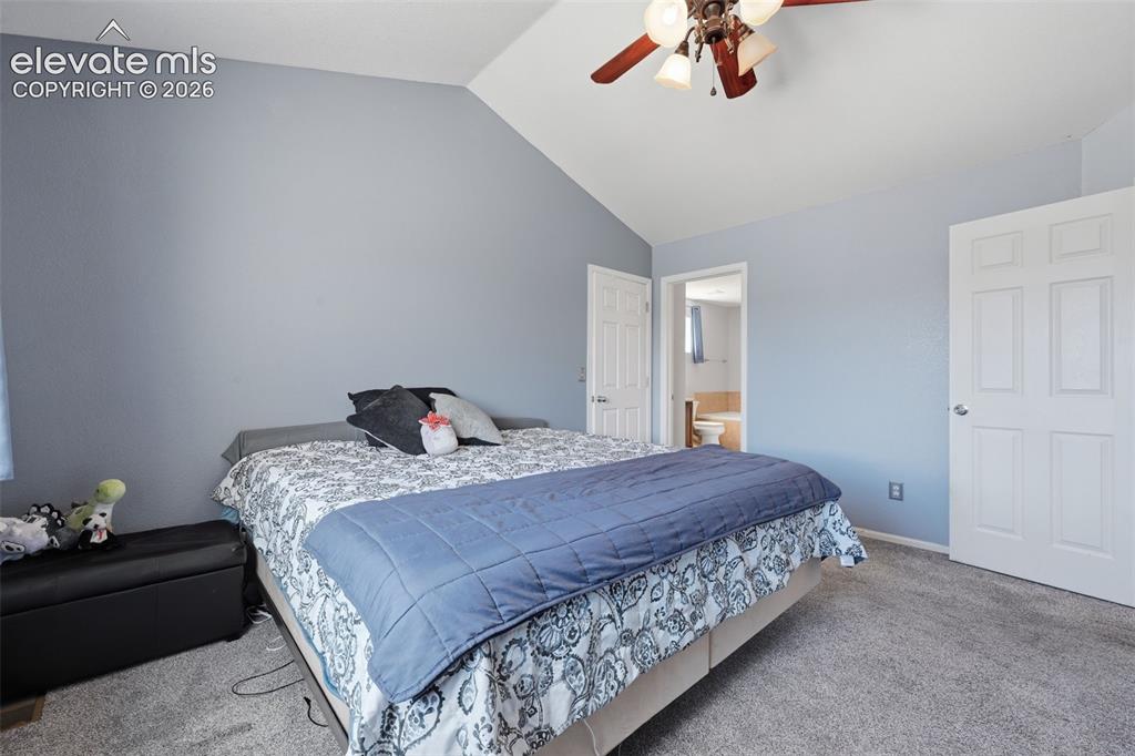 Image 18 of 29: Bedroom