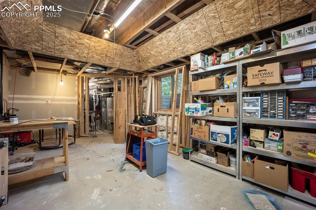 Image 38 of 50: Workshop/Artist Studio/Craft Room - whatever you need