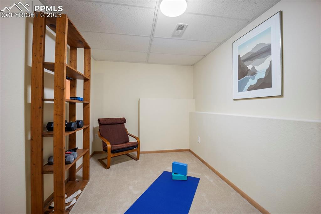 Image 40 of 50: Yoga Room

