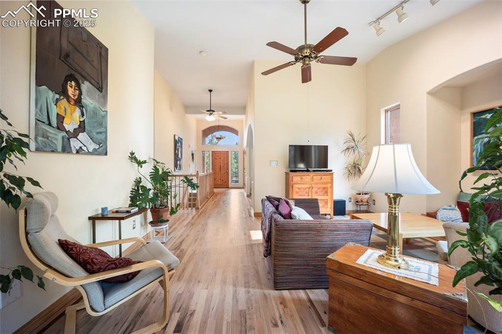 Image 7 of 50: An abundance of large windows bring sunshine inside - and NEW a/c keeps you