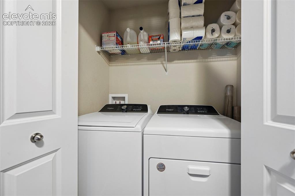 Image 10 of 30: Laundry room