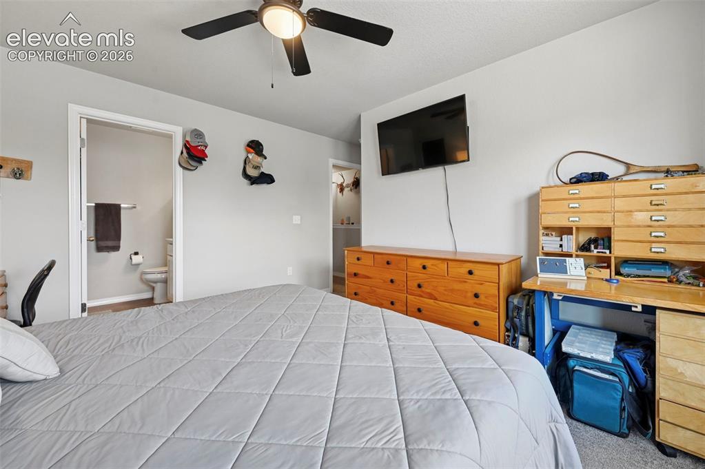 Image 6 of 30: Bedroom