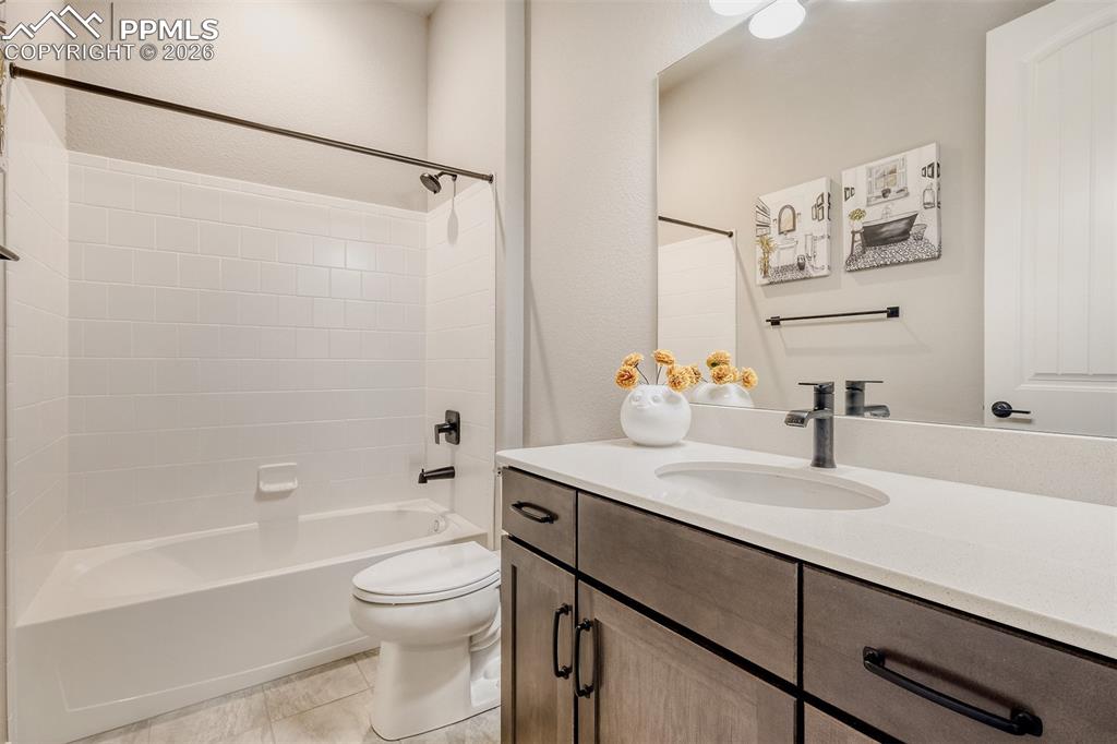 Image 41 of 44: Bathroom