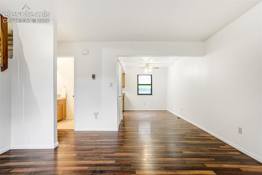 Image 13 of 50: Dining Room