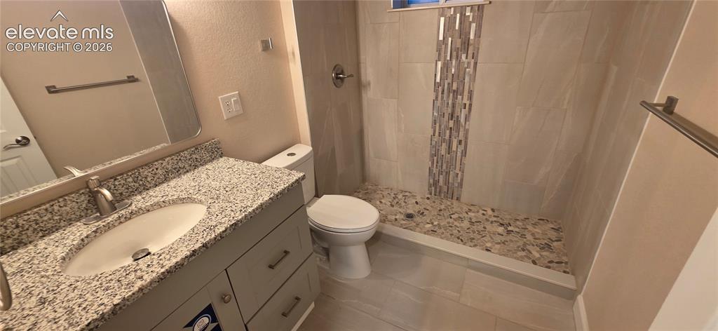 Image 21 of 28: Bathroom