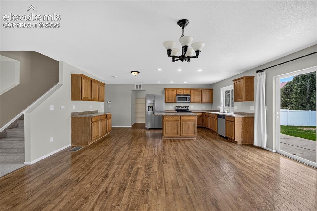 Image 5 of 43: Kitchen