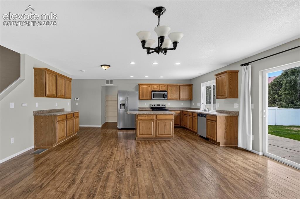 Image 6 of 43: Kitchen