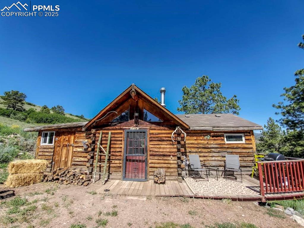 Image 19 of 50: Back of Structure