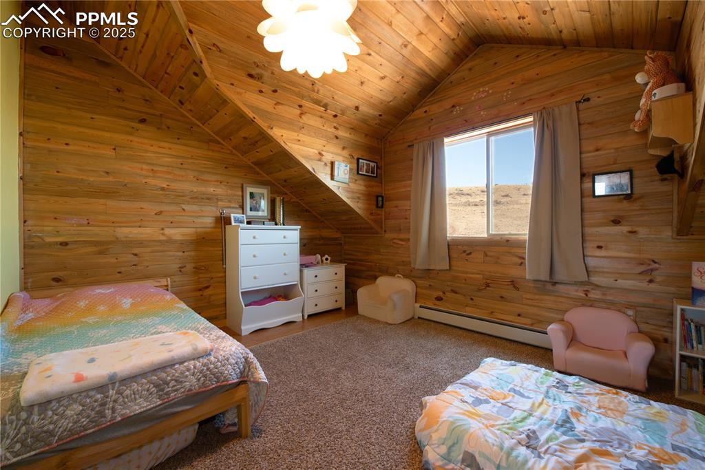 Image 46 of 50: Bedroom