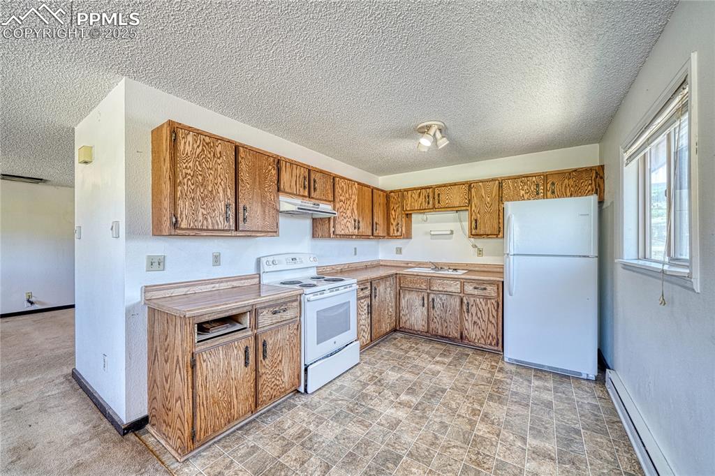 Image 33 of 46: Duplex kitchen