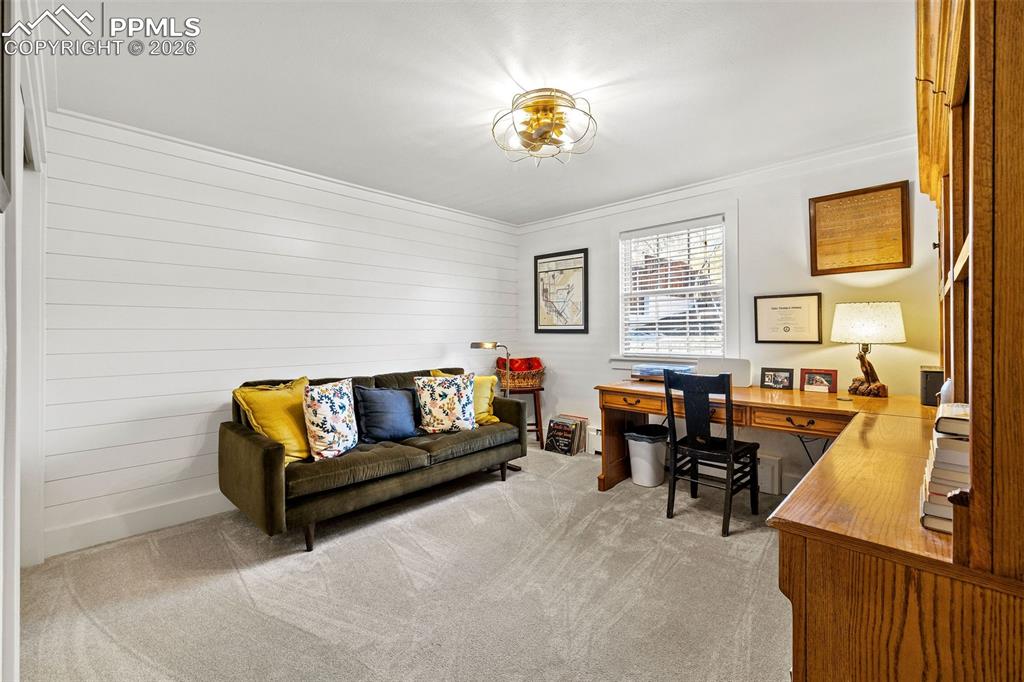 Image 13 of 33: Office