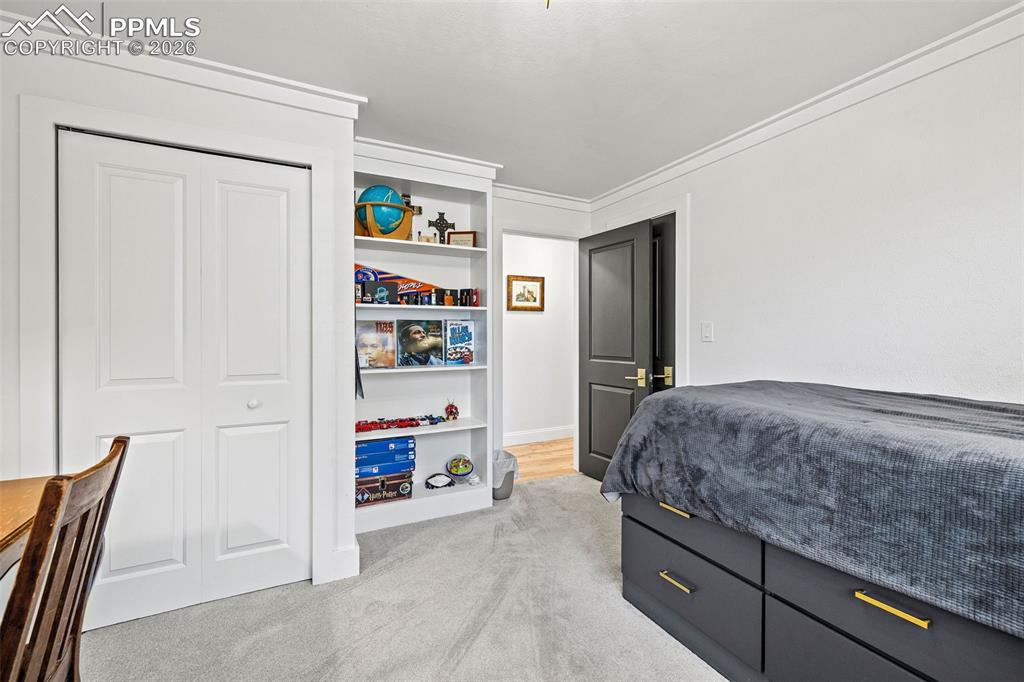 Image 21 of 33: Bedroom