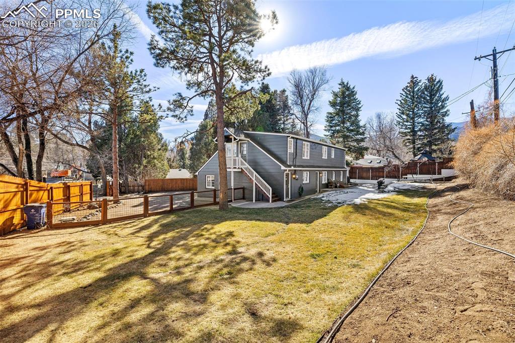 Image 3 of 33: Back of Structure