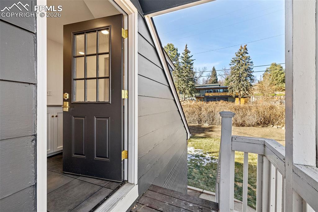 Image 30 of 33: Entry