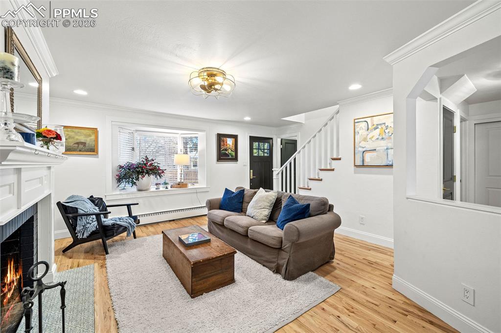 Image 5 of 33: Living Room