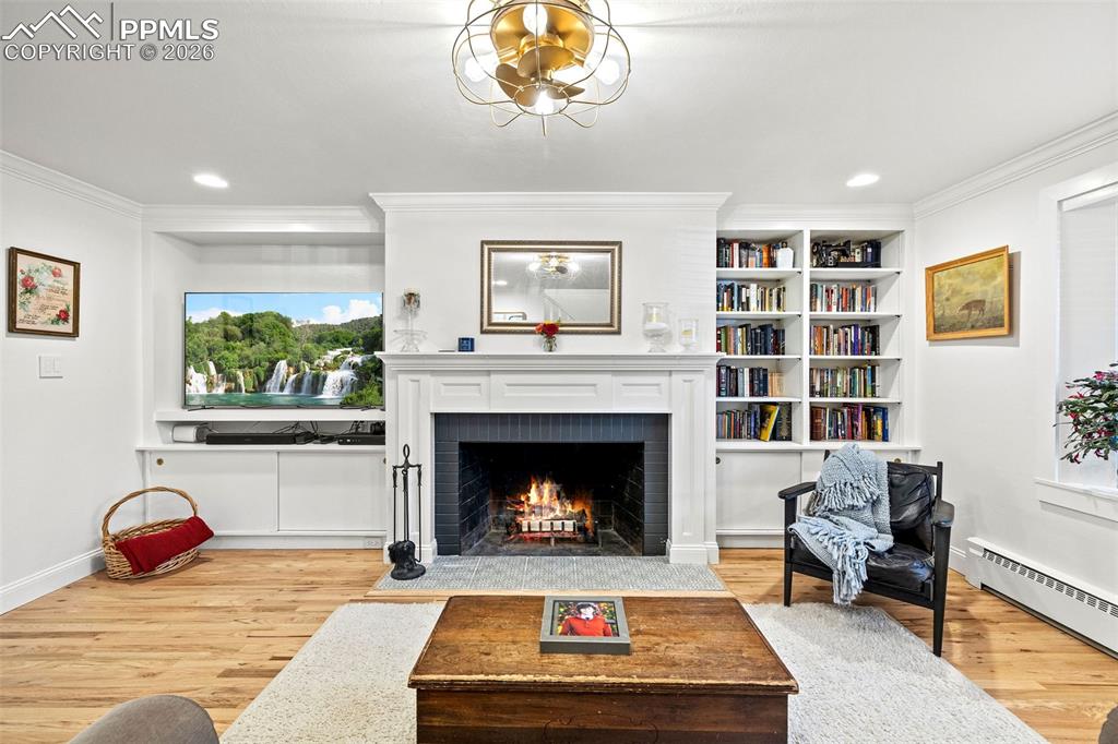 Image 6 of 33: Living Room