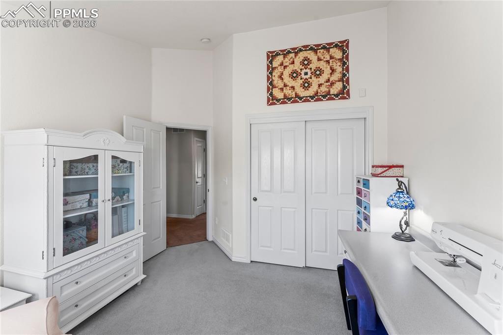 Image 19 of 47: Bedroom