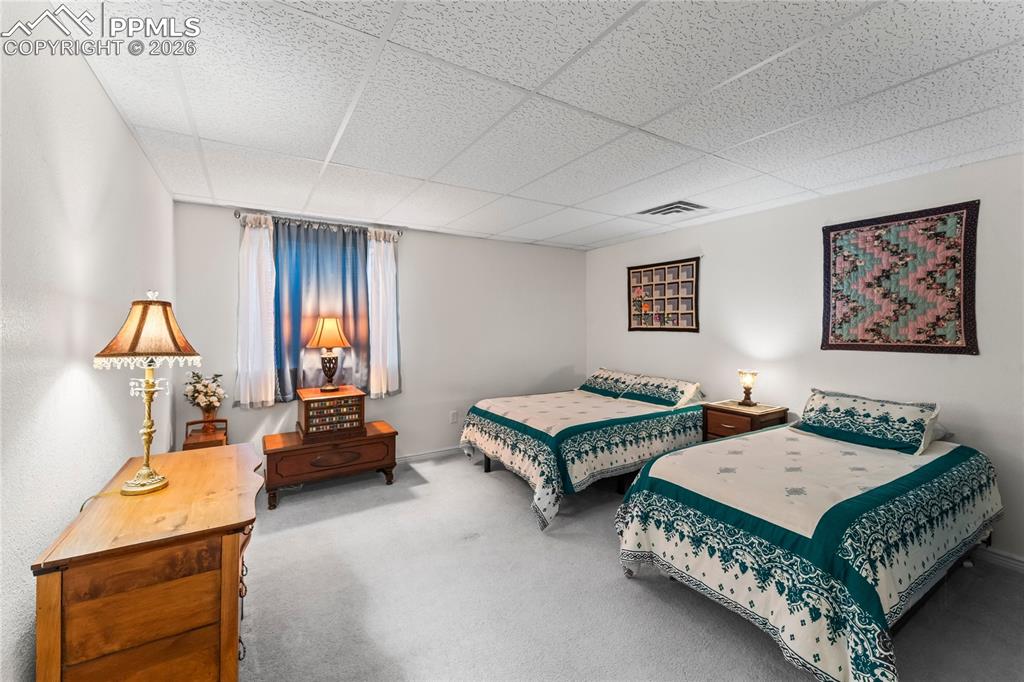 Image 23 of 47: Bedroom